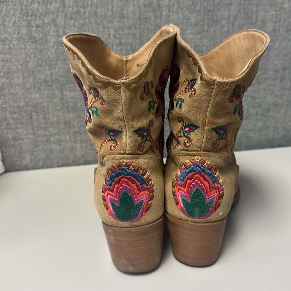 Farm Rio Camel Bota Western Boho Embroidered Tan Ankle Boots - Picture 9 of 14